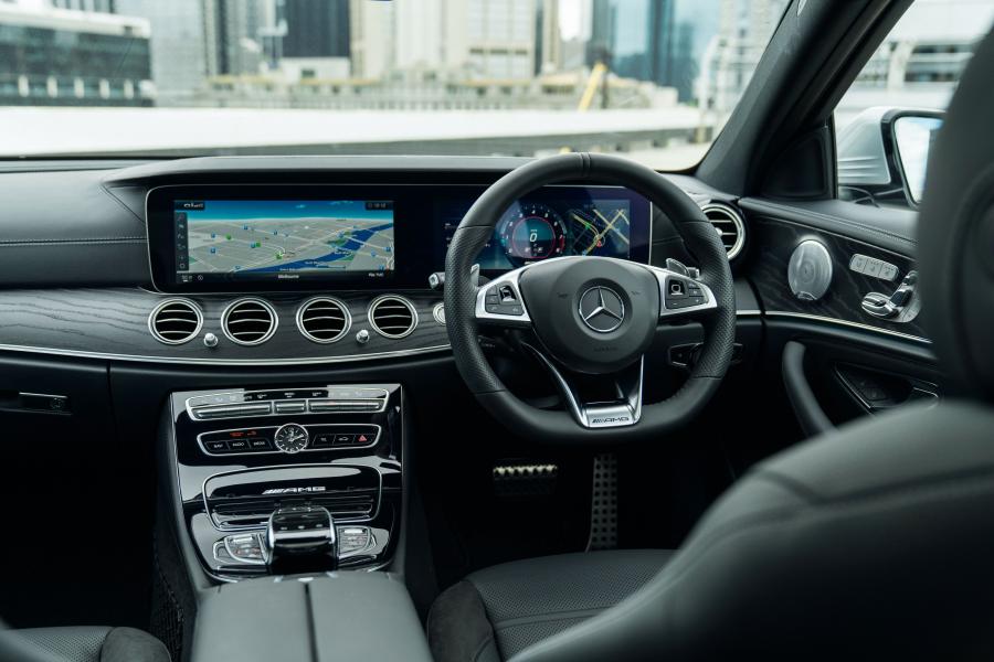 Торпедо Mercedes-AMG E63 4Matic+ (W213) 2017 года  (AU) (фото 37 из 40)